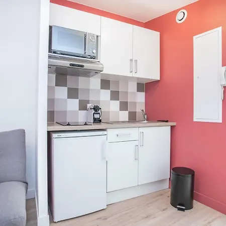 Apartamento 8 - Equipe - Carmes, *